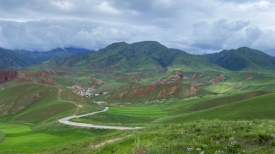 可克达拉市伊犁河景观带旅游图片