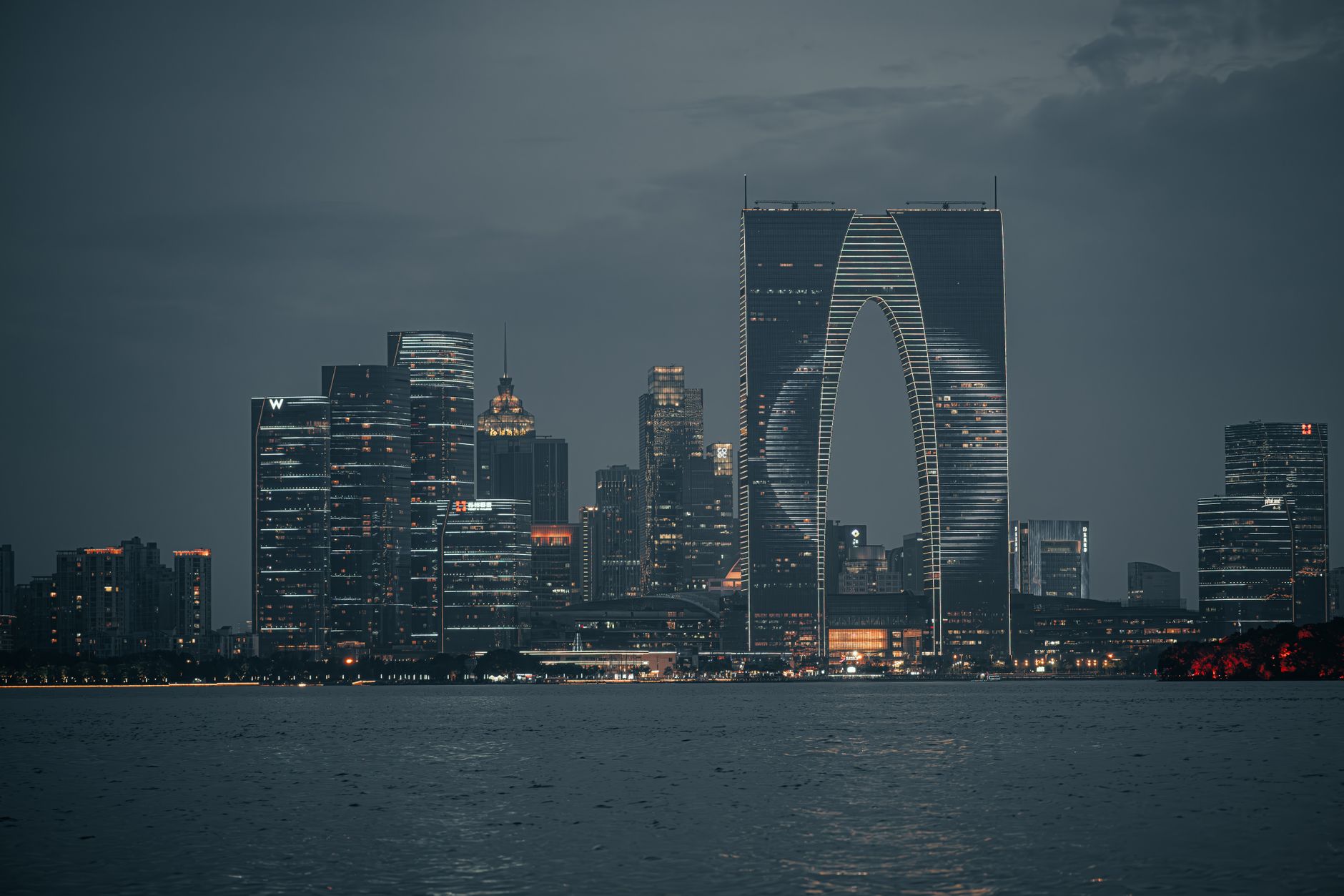 湖州月亮广场