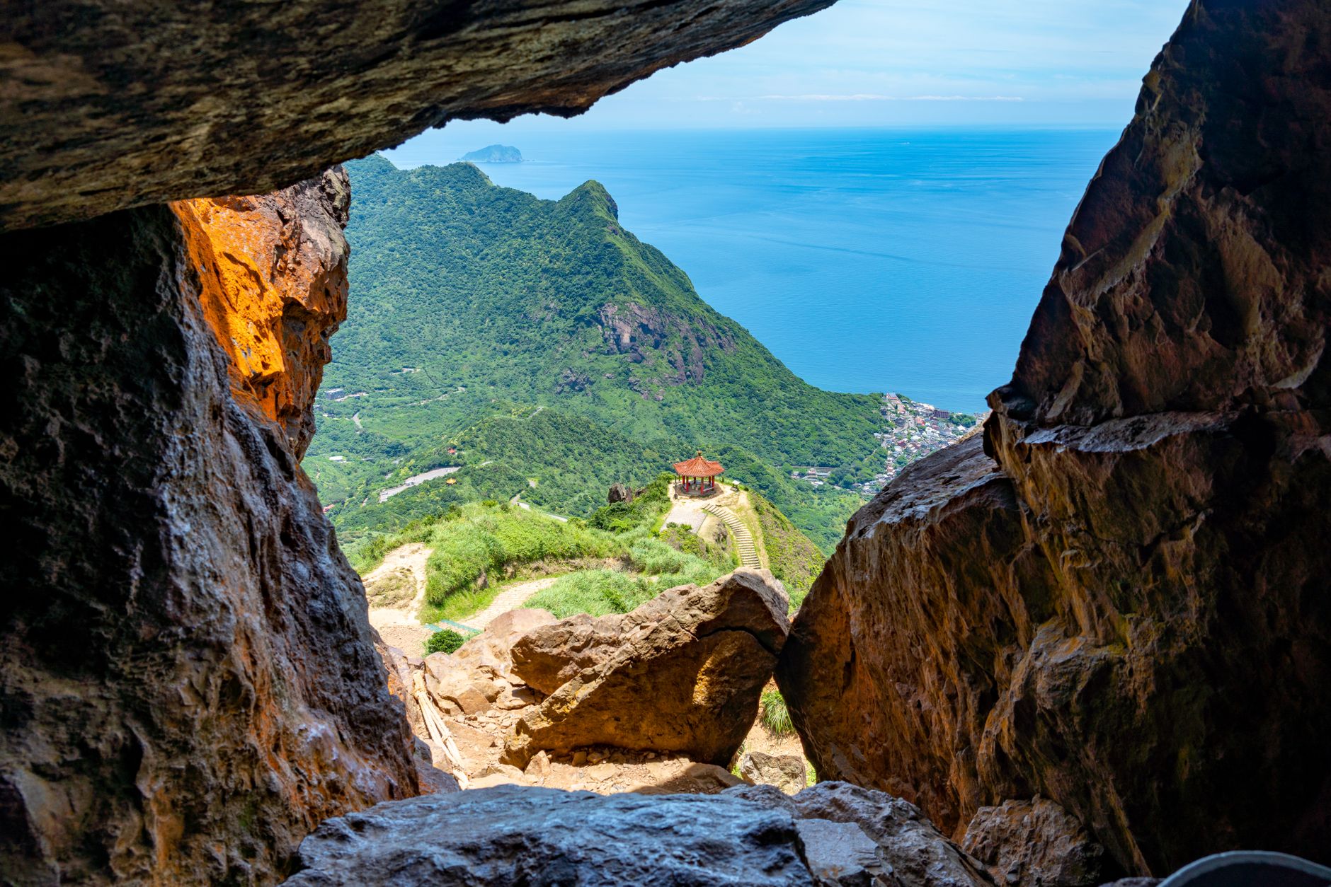 穿山洞景区