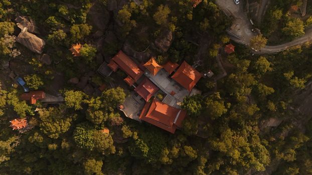 响堂山常乐寺旅游图片