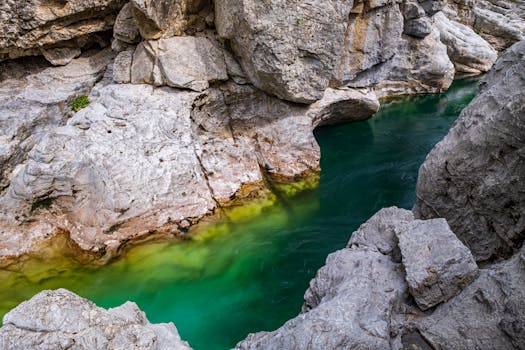 武隆龙水峡地缝实景图片