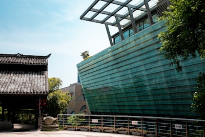 金秀瑶族博物馆建筑外观对比图