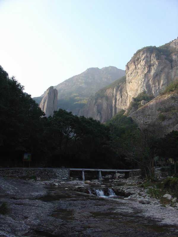 雁荡山奇峰耸立