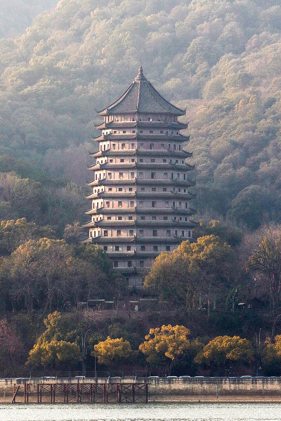 六和塔实景图片