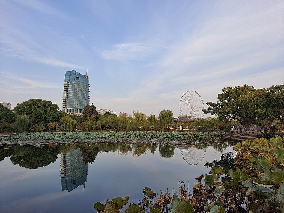 蠡园公园湖景