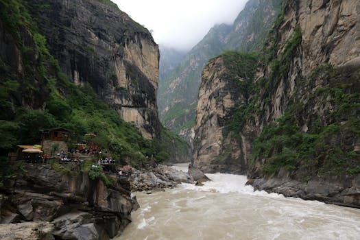 马岭河峡谷实景图片