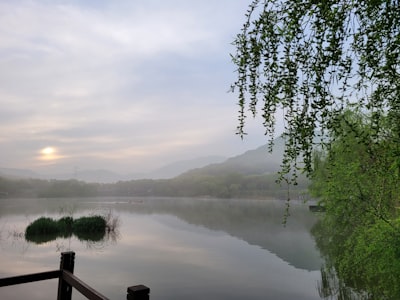 太阳湖秋色风光