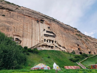 开河寺石窟实景图片