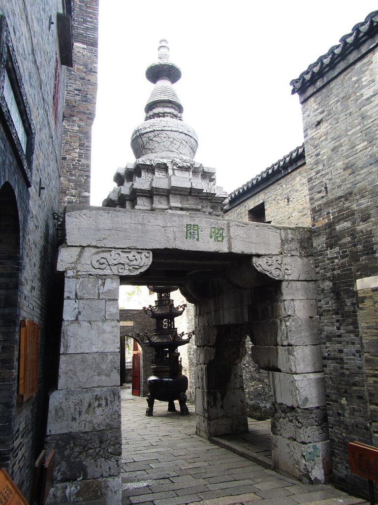西津渡昭关石塔实景图片
