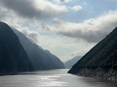 武隆龙水峡地缝实景图片