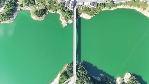 武隆龙水峡地缝实景图片