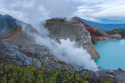雷琼海口火山群世界地质公园实景图片