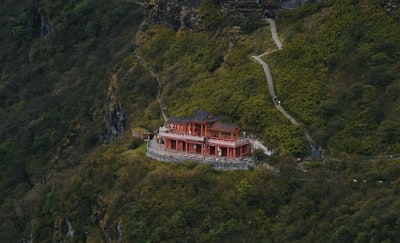 凤山道院红墙建筑