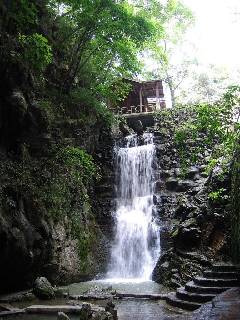 善卷洞实景图片