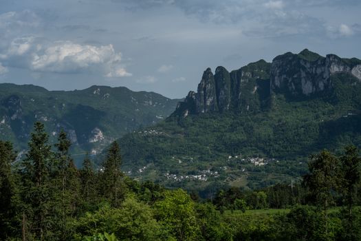 岳家寨村落全景