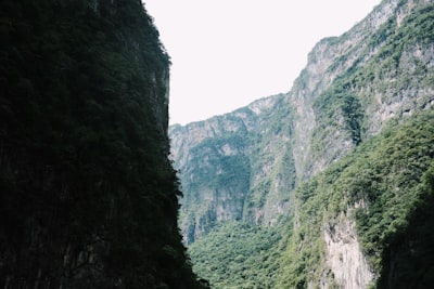 青松岭大峡谷实景图片