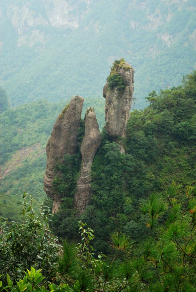 中雁荡山实景图片
