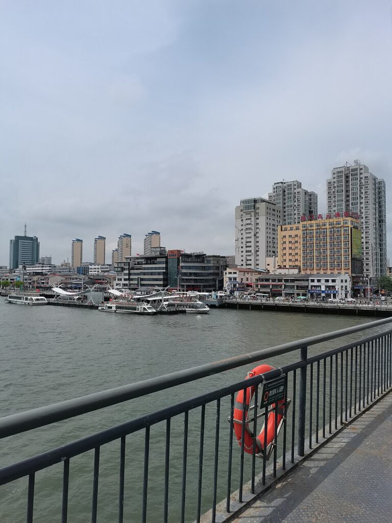 鸭绿江断桥实景图片