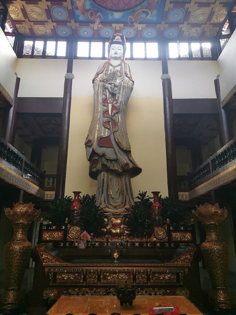 海会寺观音殿观音像实景图片