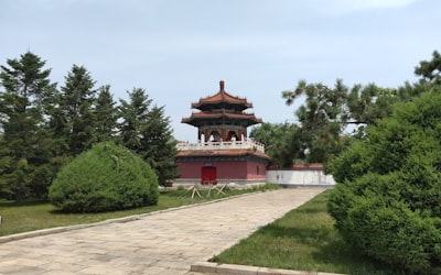 龙首山烈士陵园纪念塔