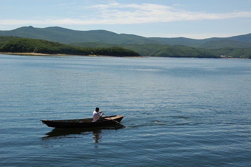 镜泊湖划船实景