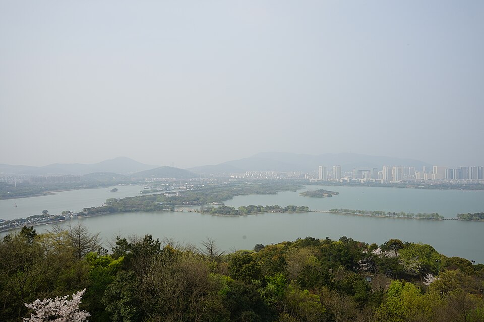 鹿顶山俯瞰鼋头渚全景图片