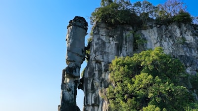 合掌岩