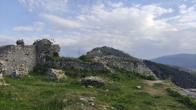 山城堡战役遗址实景图片