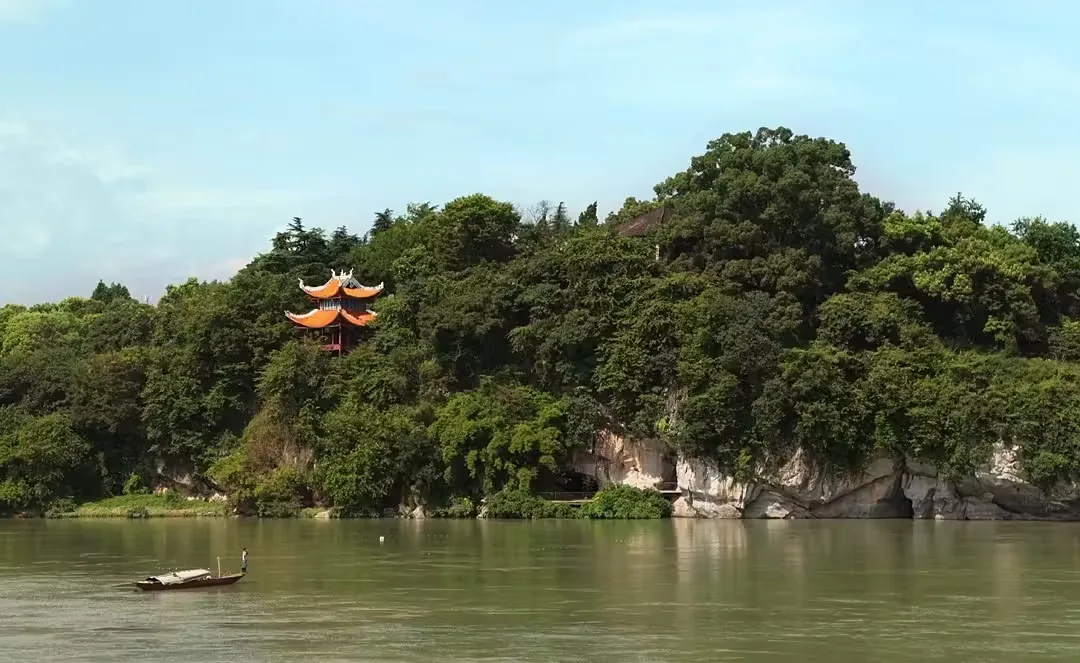 朝阳岩实景图片