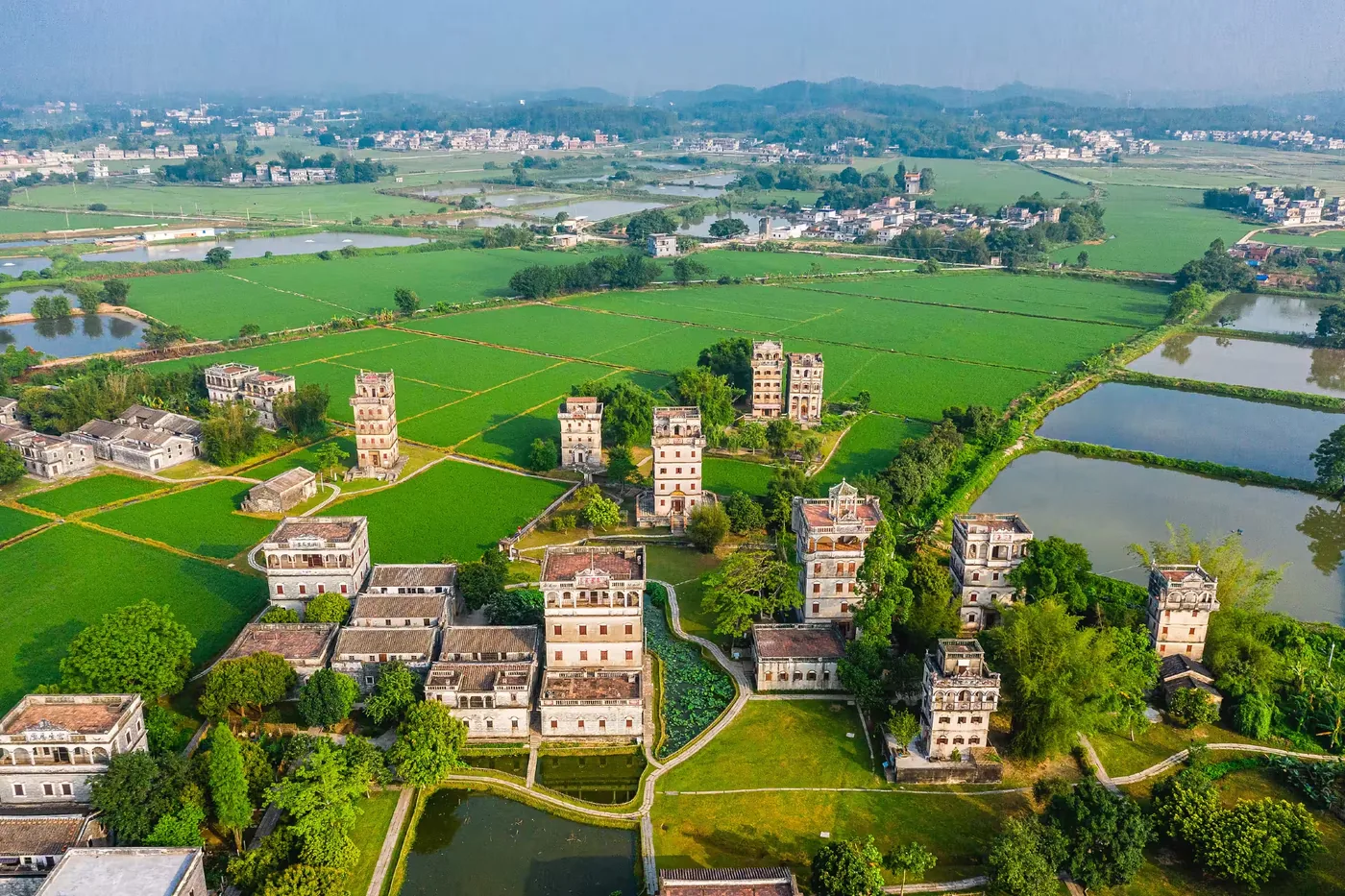 自力村碉楼群实景图片