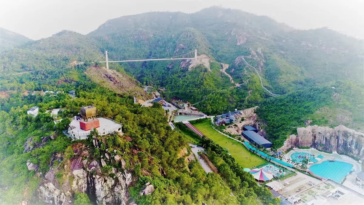 铜鼎山实景图片