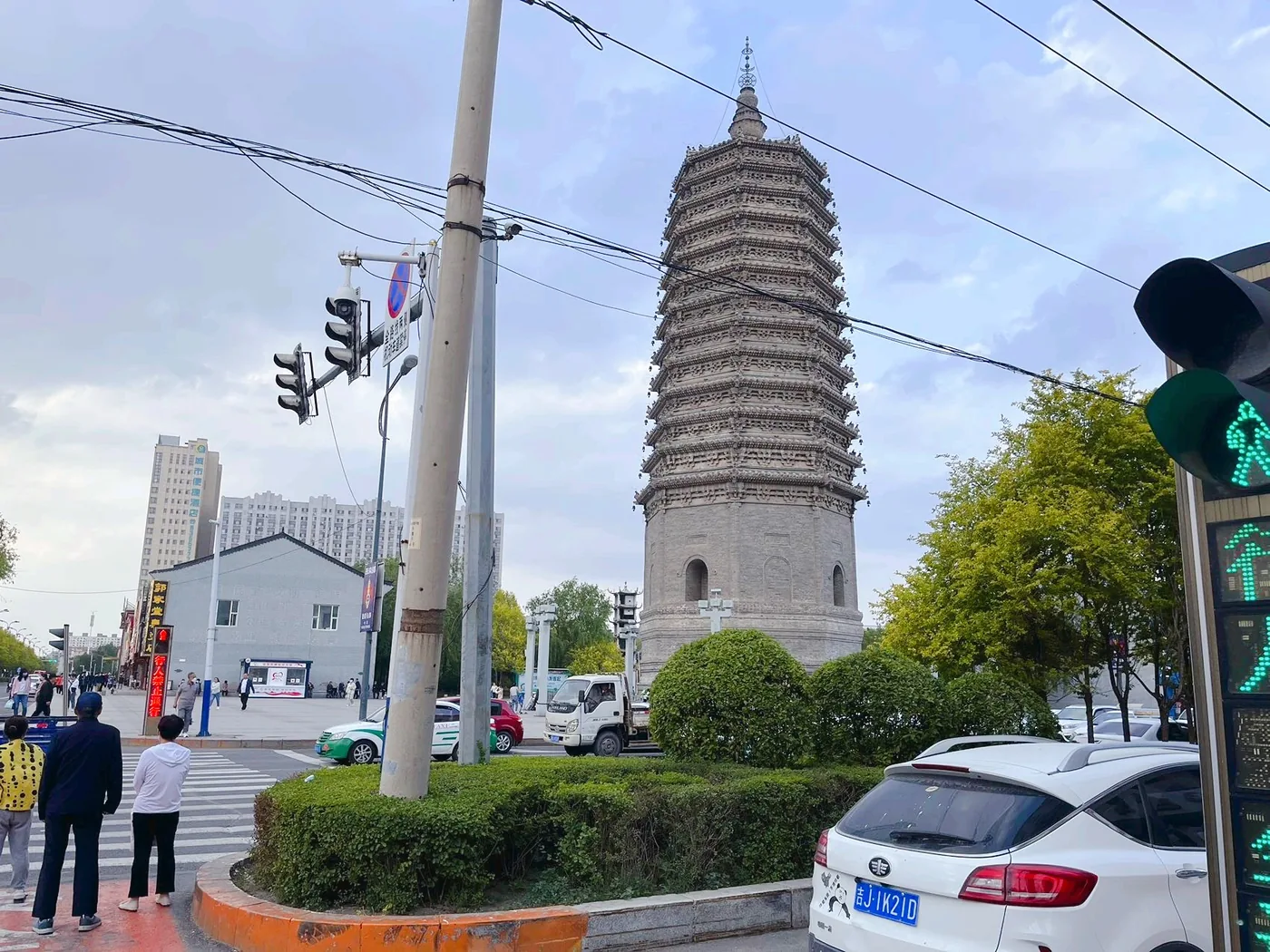 农安辽塔实景图片