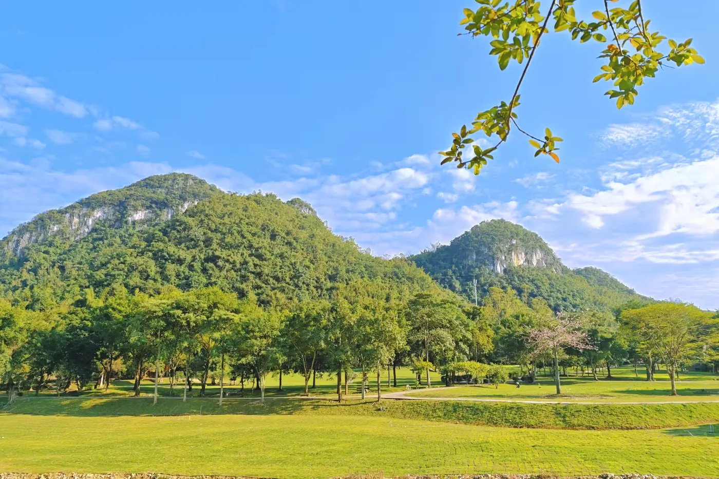 凌霄岩实景图片
