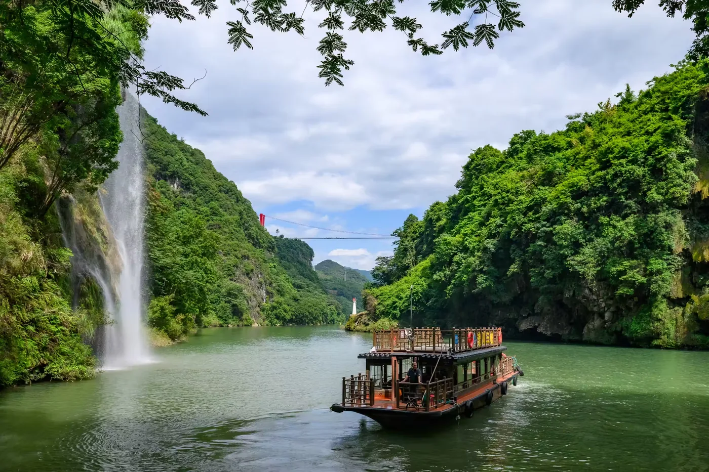 湟川三峡实景图片