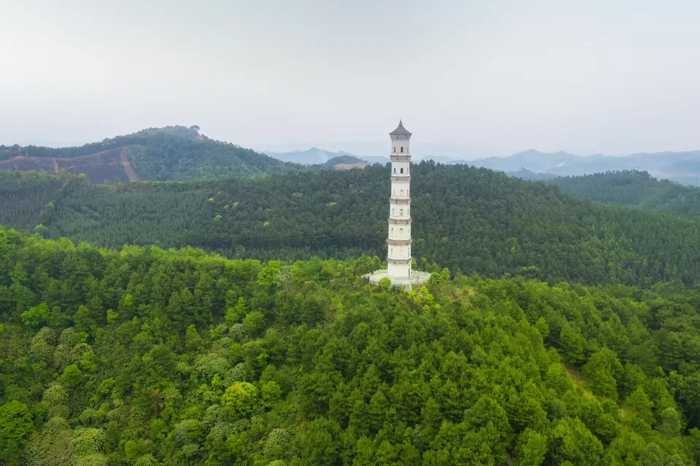 炳蔚塔实景图片