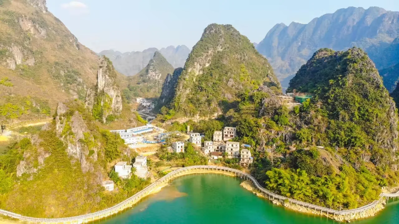 浩坤湖实景图片