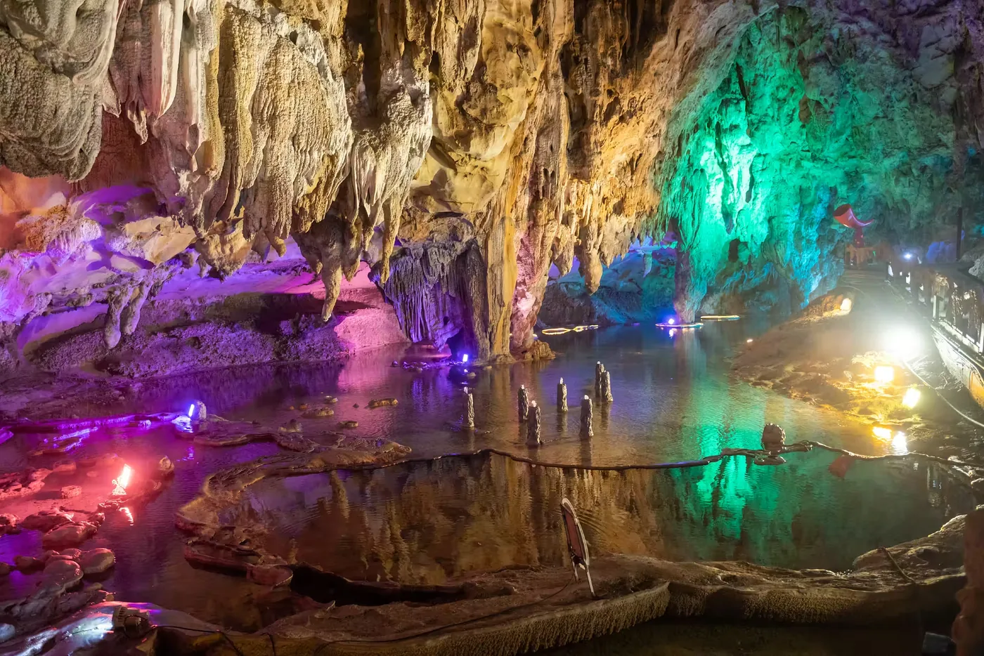 布柳河仙人桥风景图片