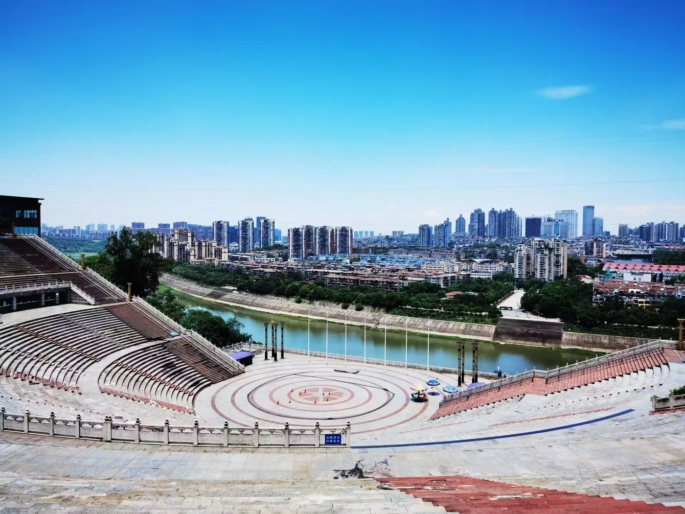 泸州百子图广场实景图片