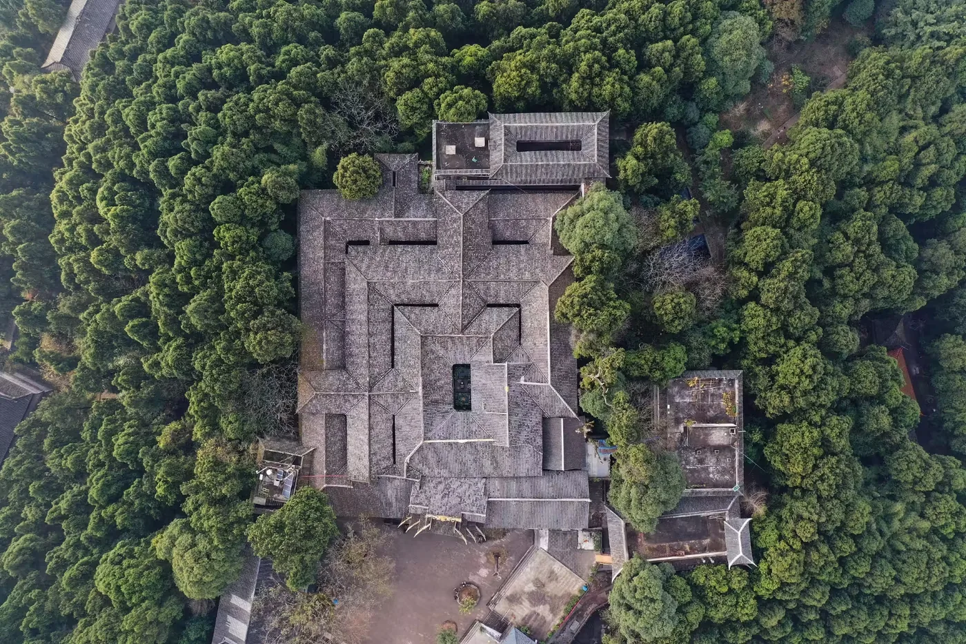 高峰山实景图片
