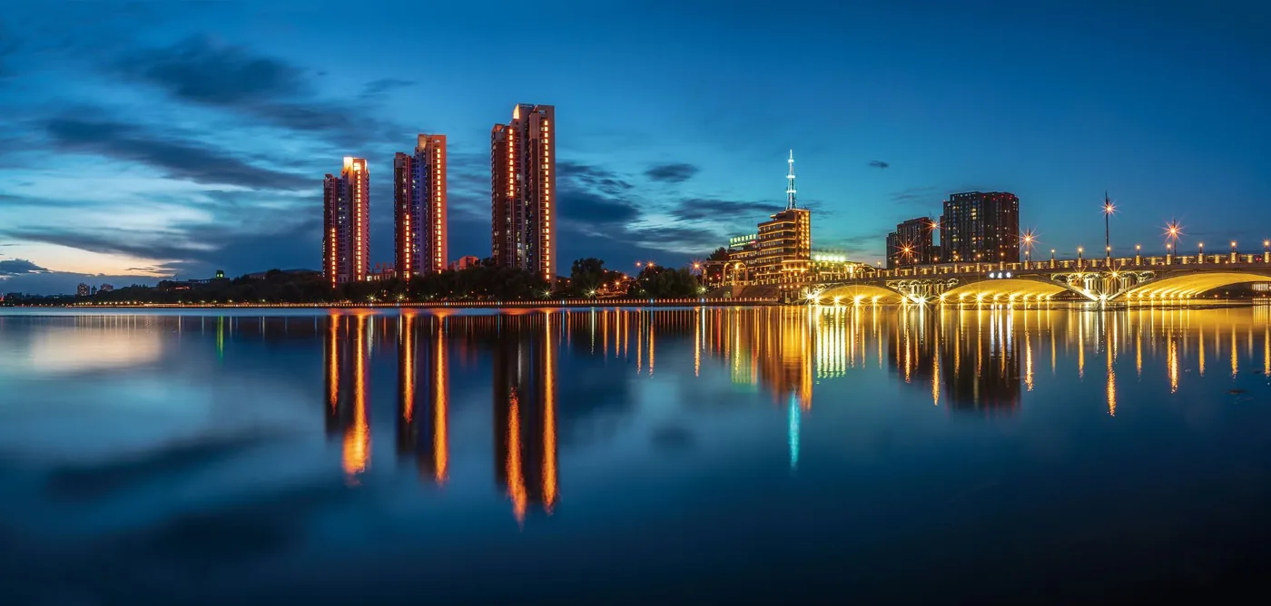 劳动湖风景区实景图片