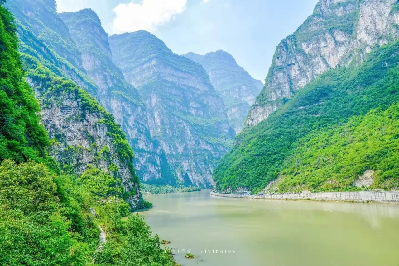 古路村悬崖村实景图片