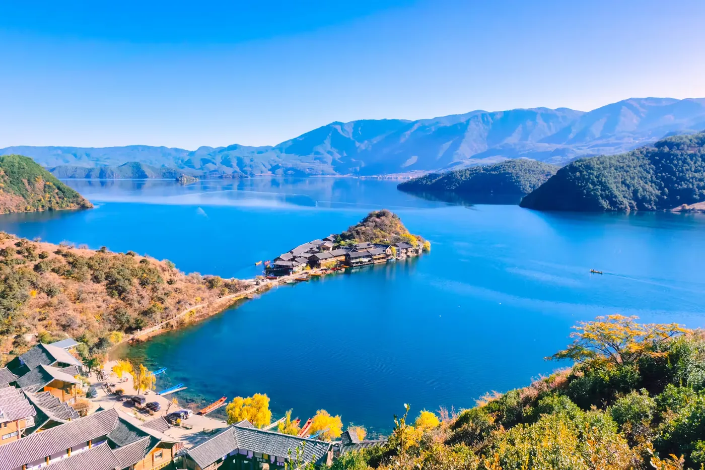 泸沽湖风景图片