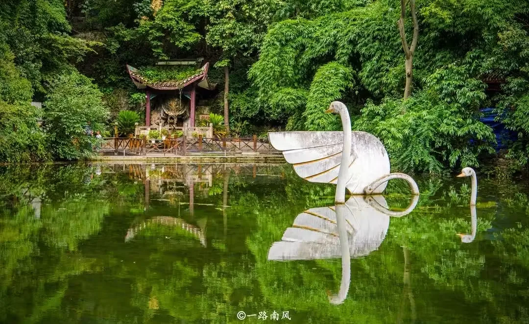 黔灵山公园实景图片