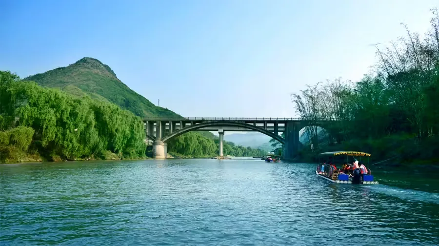 花江大峡谷风景图片