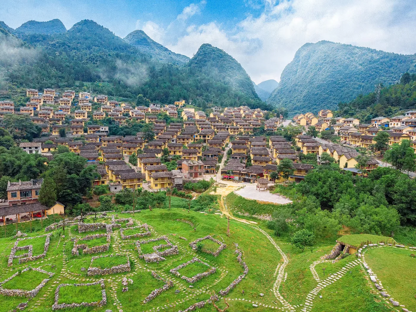 瑶山古寨实景图片
