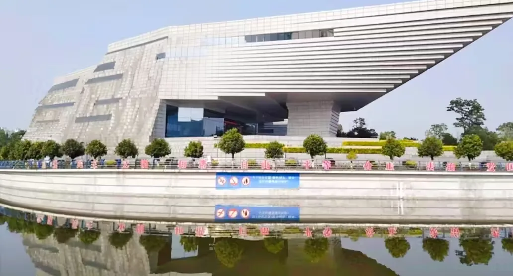 曲靖市博物馆实景图片