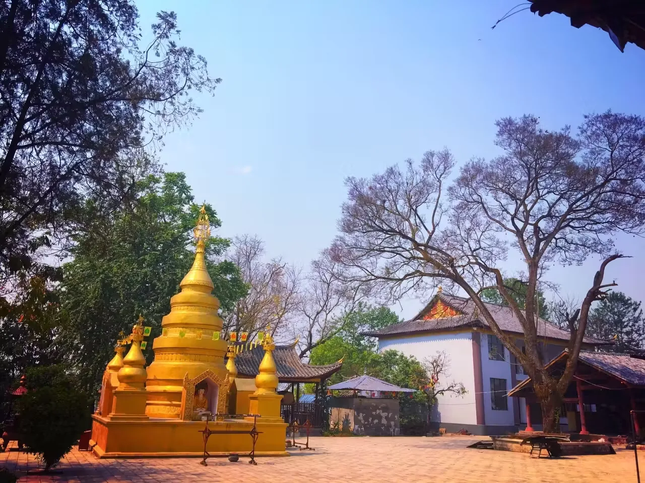 耿马总佛寺风景图片