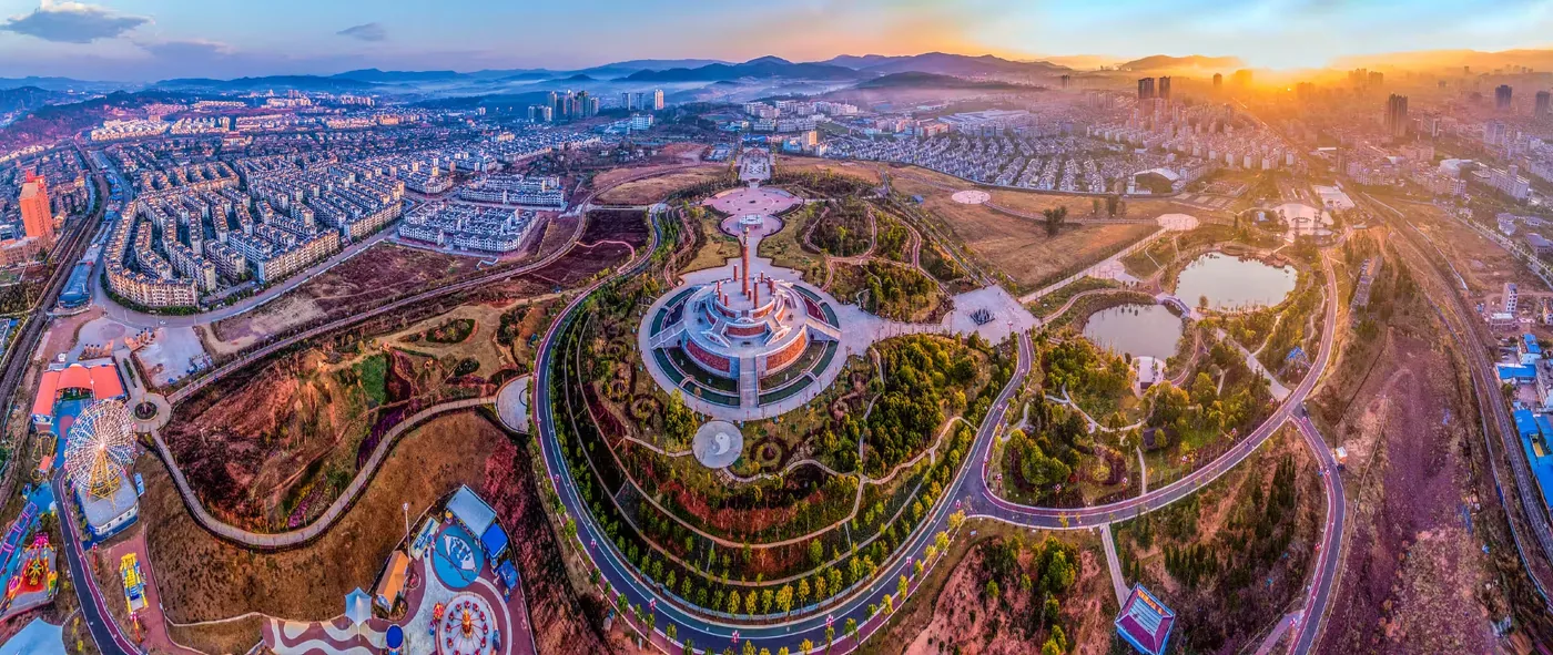 彝人古镇风景图片