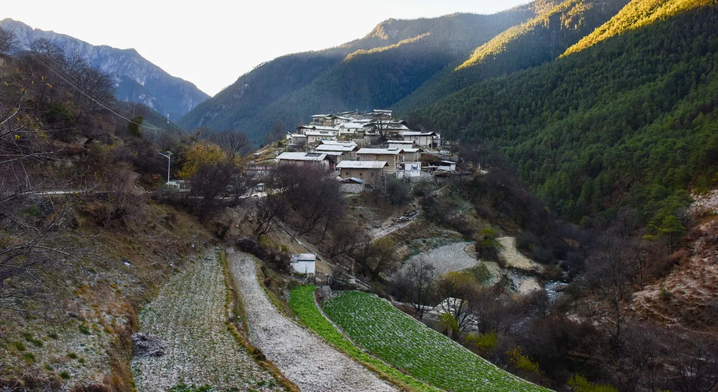 尼汝村风景图片