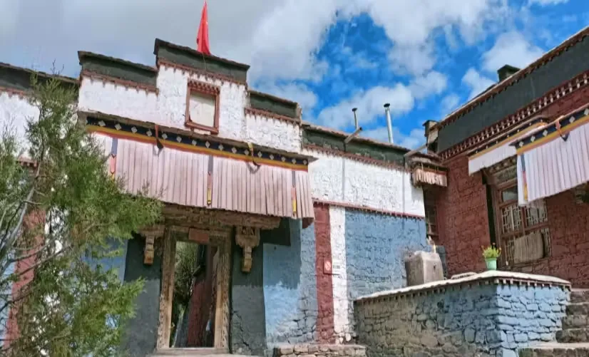 俄尔寺实景图片